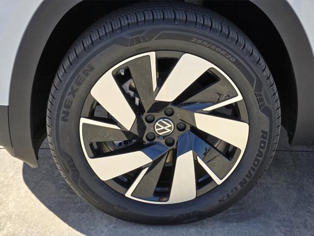 new 2024 Volkswagen Atlas Cross Sport car, priced at $41,092