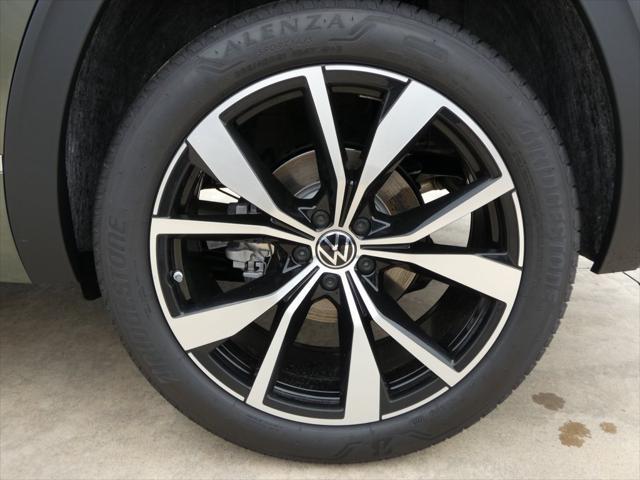 new 2025 Volkswagen Atlas Cross Sport car, priced at $53,685
