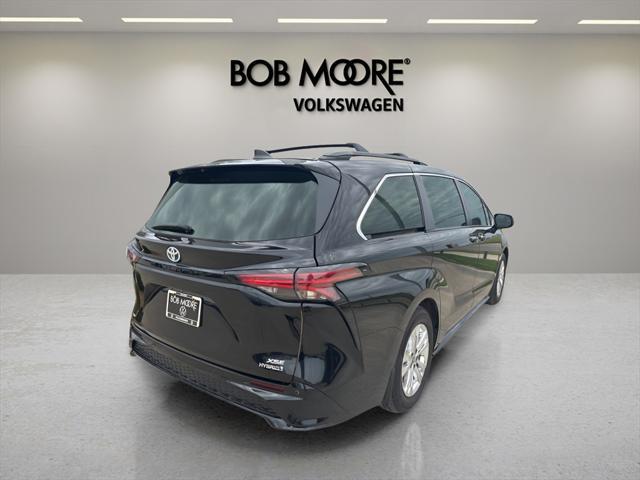 used 2023 Toyota Sienna car, priced at $37,998