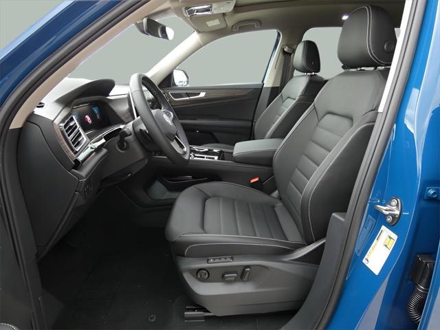 new 2025 Volkswagen Atlas car, priced at $50,546