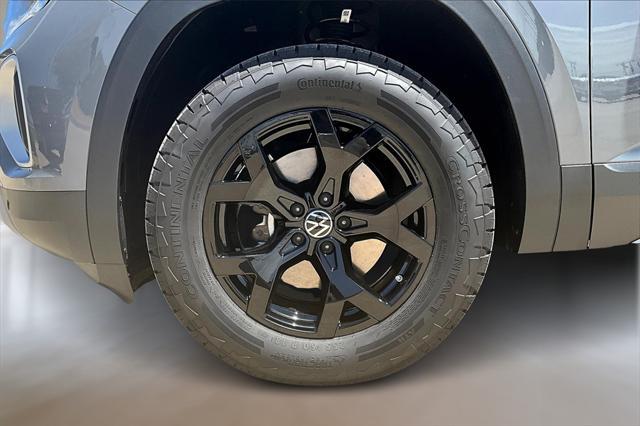 new 2025 Volkswagen Atlas car, priced at $44,939