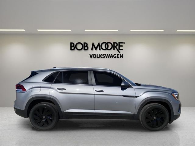 new 2025 Volkswagen Atlas Cross Sport car, priced at $43,071