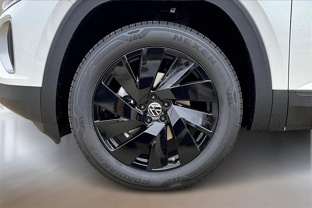 new 2026 Volkswagen Atlas car, priced at $48,168