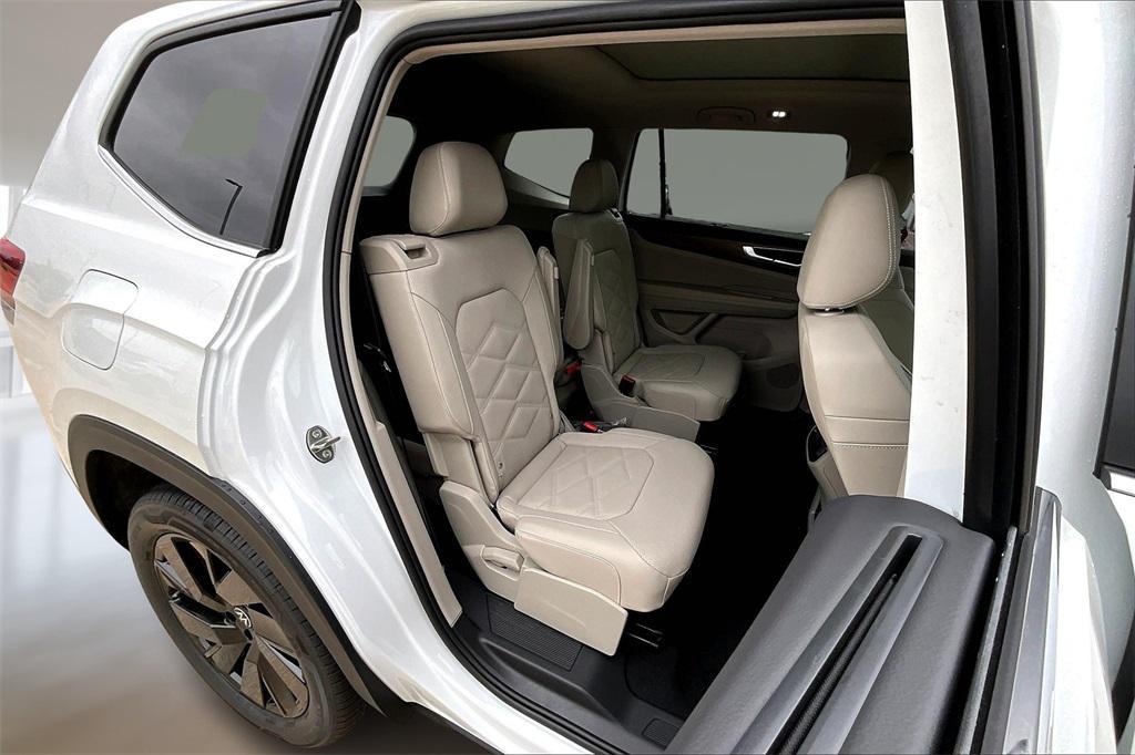new 2026 Volkswagen Atlas car, priced at $48,168