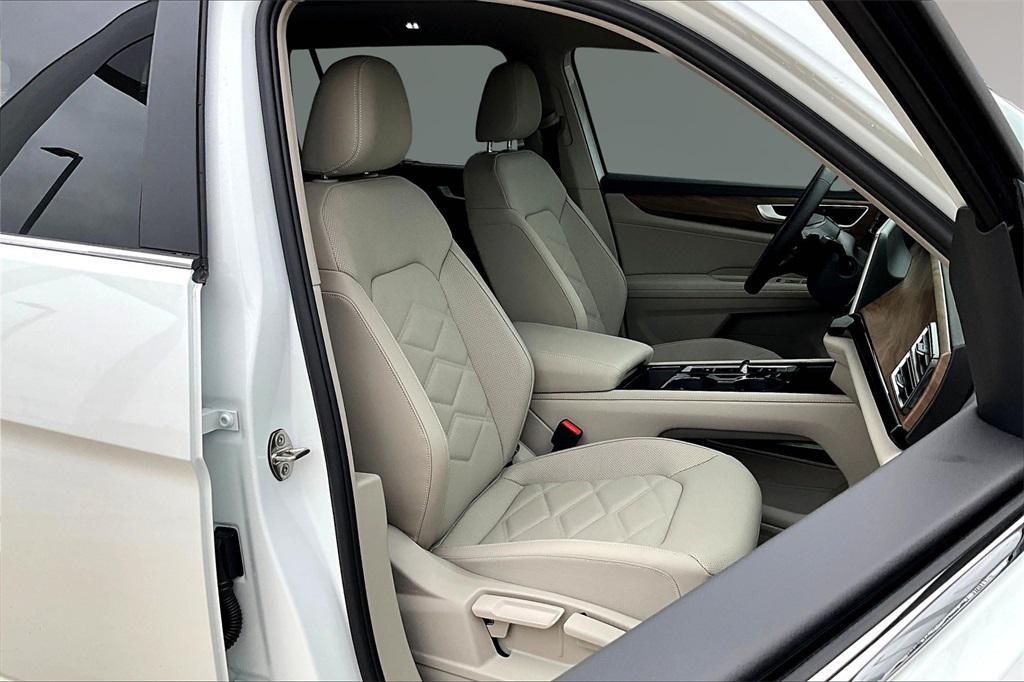 new 2026 Volkswagen Atlas car, priced at $48,168