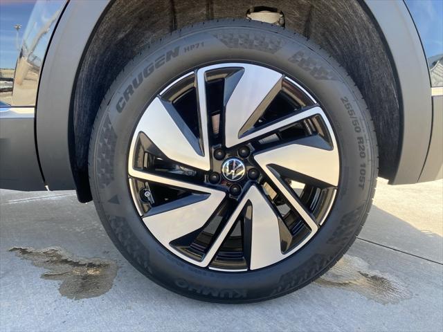 new 2025 Volkswagen Atlas car, priced at $47,146