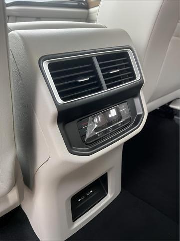 new 2025 Volkswagen Atlas car, priced at $43,368