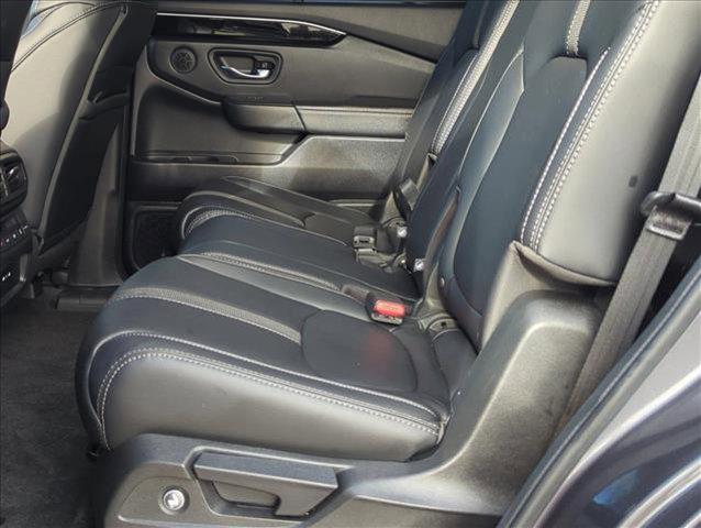 used 2025 Honda Pilot car, priced at $41,066