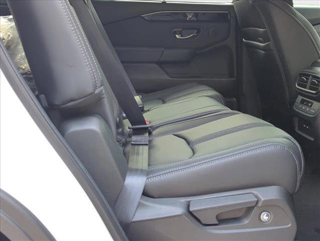 new 2025 Honda Pilot car, priced at $42,725