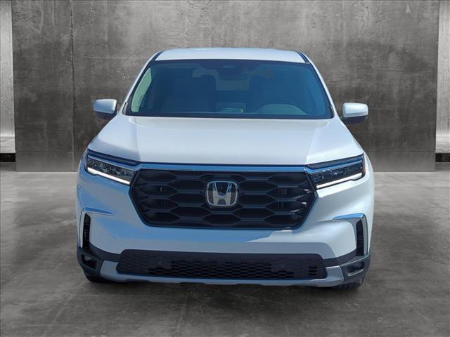 new 2025 Honda Pilot car, priced at $45,050