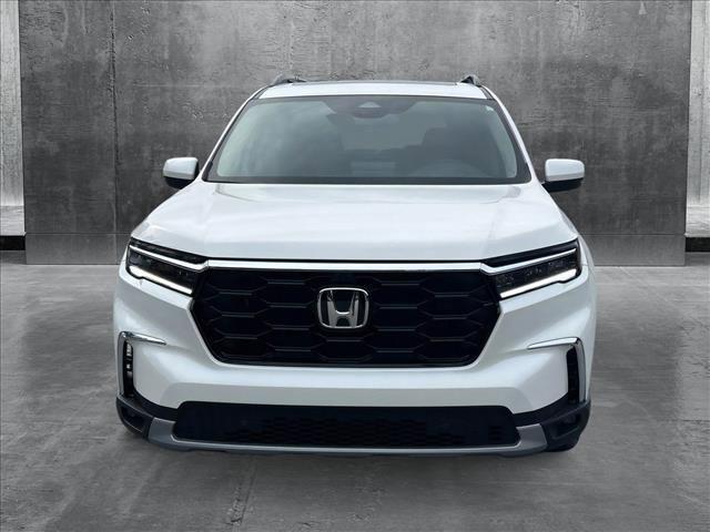 new 2025 Honda Pilot car, priced at $53,895