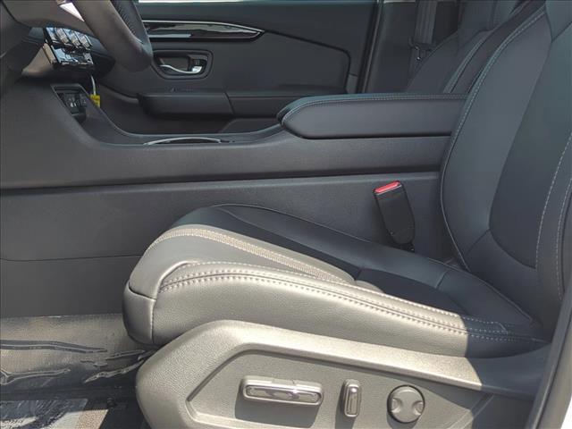 used 2025 Honda Pilot car, priced at $42,999