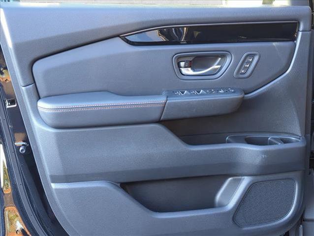 new 2025 Honda Pilot car, priced at $49,395