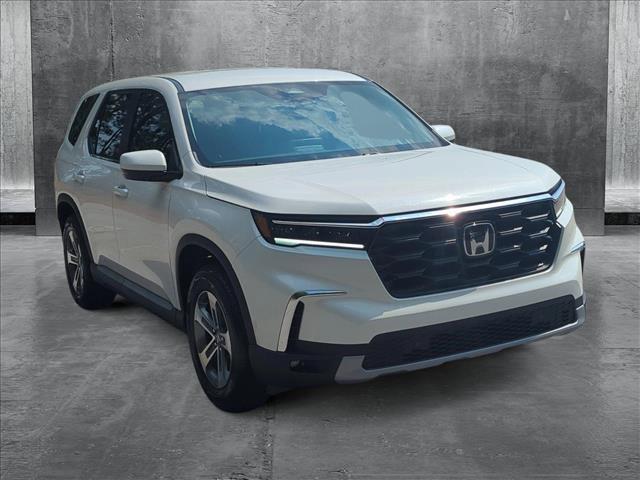 new 2025 Honda Pilot car, priced at $42,680