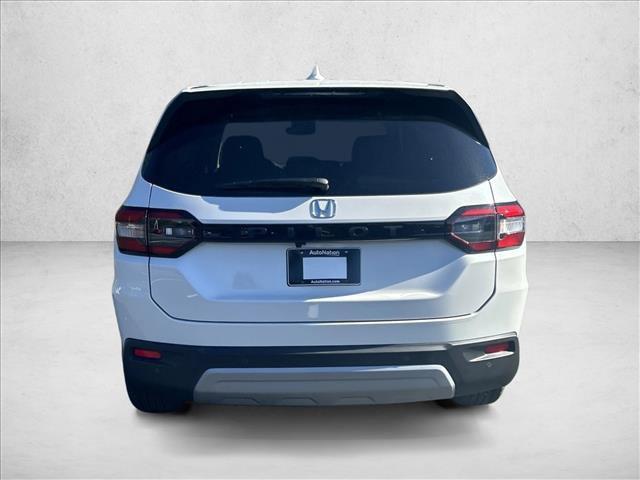 new 2025 Honda Pilot car, priced at $44,680