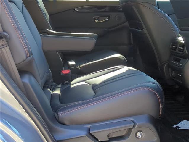 new 2025 Honda Pilot car, priced at $47,832