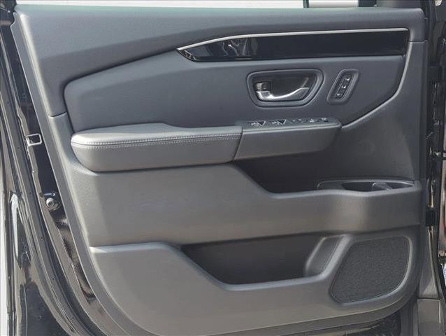 new 2025 Honda Pilot car, priced at $42,298