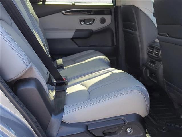 new 2025 Honda Pilot car, priced at $51,495