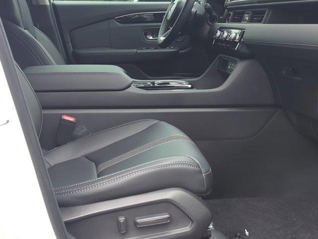 new 2025 Honda Pilot car, priced at $45,450