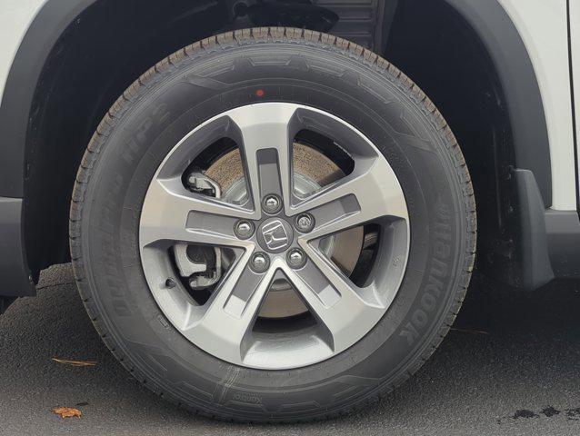 new 2025 Honda Pilot car, priced at $45,450