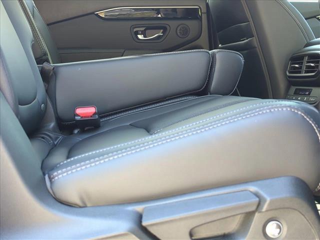 new 2025 Honda Pilot car, priced at $45,686