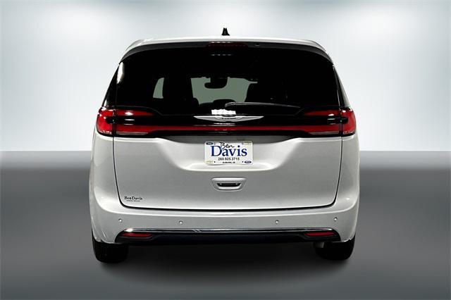 used 2023 Chrysler Pacifica Hybrid car, priced at $28,888