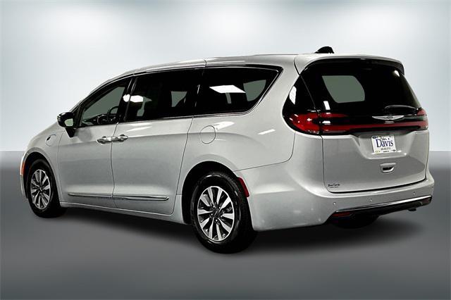 used 2023 Chrysler Pacifica Hybrid car, priced at $28,888
