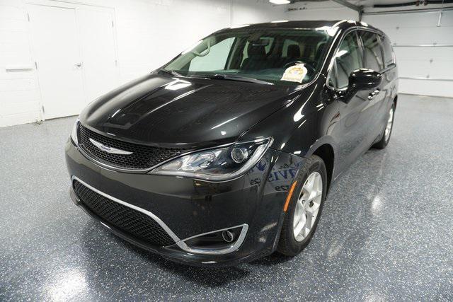 used 2020 Chrysler Pacifica car, priced at $18,283
