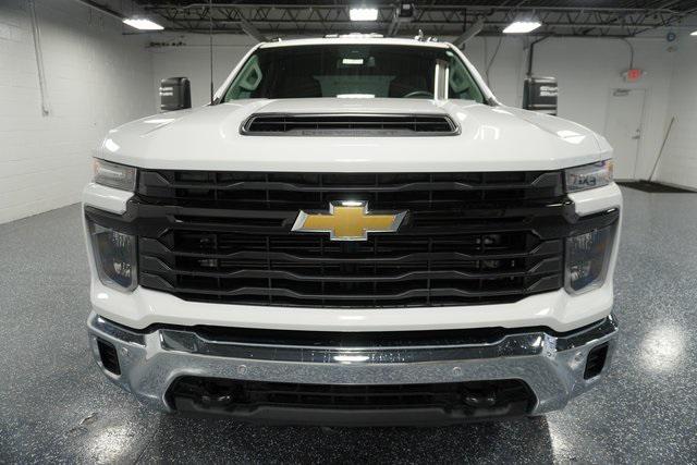 new 2025 Chevrolet Silverado 3500 car, priced at $66,333