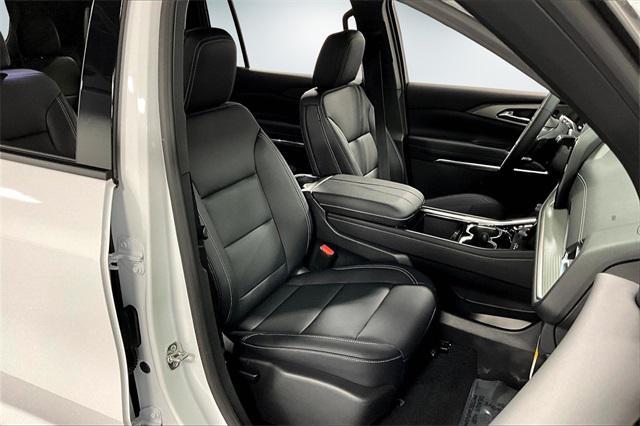 new 2026 Chevrolet Traverse car, priced at $42,444