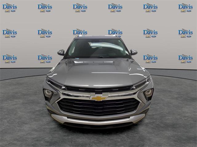 new 2025 Chevrolet TrailBlazer car, priced at $27,599