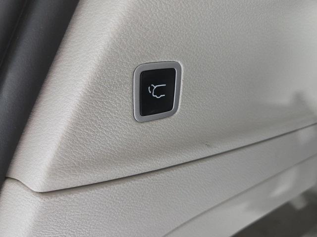 used 2023 Chrysler Pacifica car, priced at $27,477