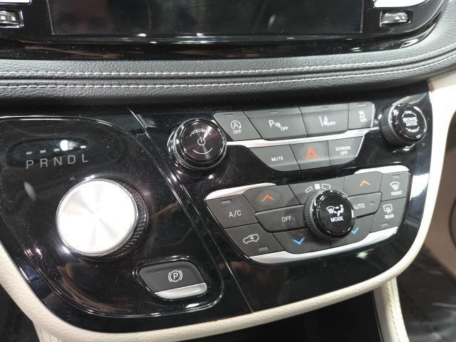 used 2023 Chrysler Pacifica car, priced at $27,477
