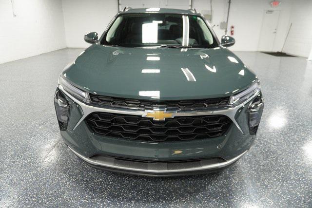 new 2025 Chevrolet Trax car, priced at $25,222