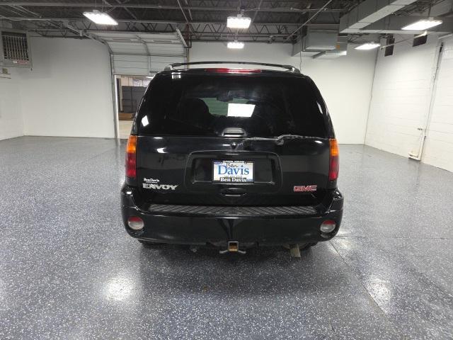used 2005 GMC Envoy car, priced at $3,911