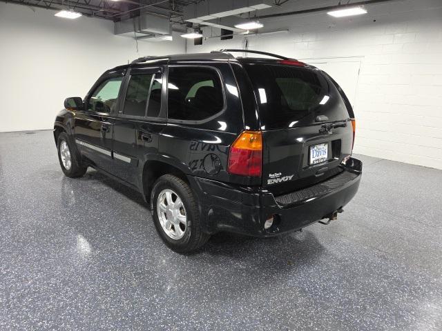 used 2005 GMC Envoy car, priced at $3,911