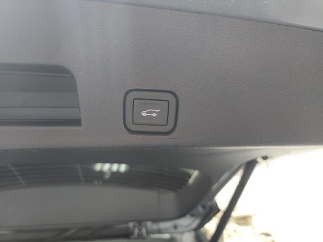 new 2025 Chevrolet Traverse car, priced at $48,975