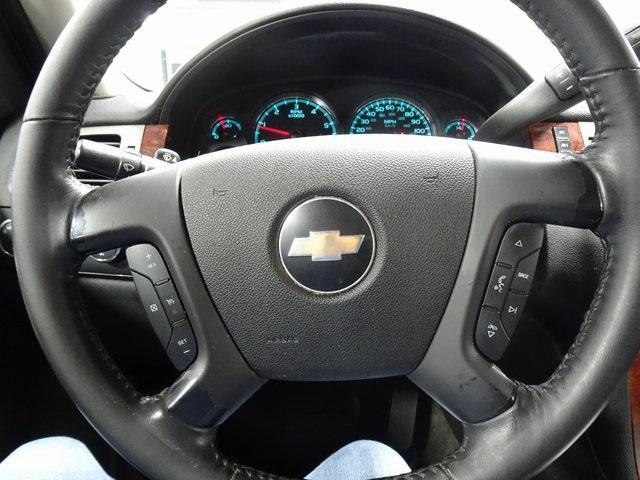 used 2009 Chevrolet Avalanche car, priced at $11,111