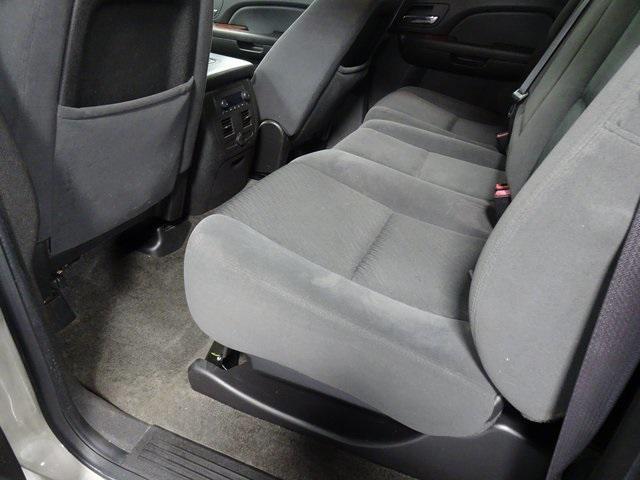 used 2009 Chevrolet Avalanche car, priced at $11,111