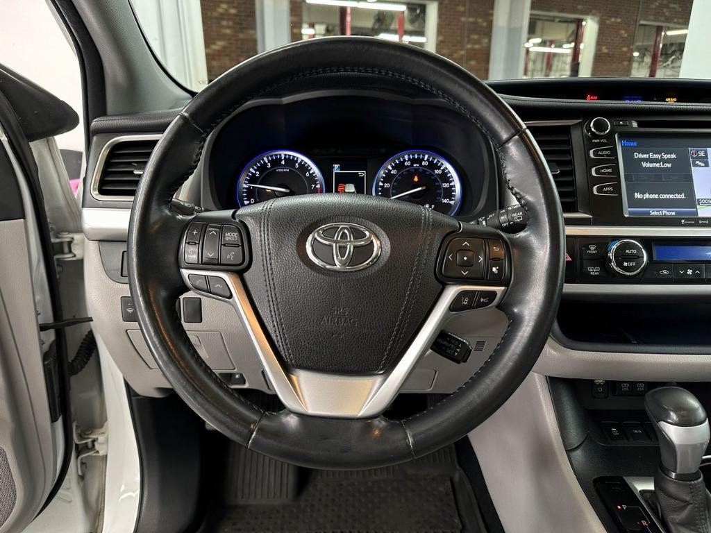 used 2018 Toyota Highlander car