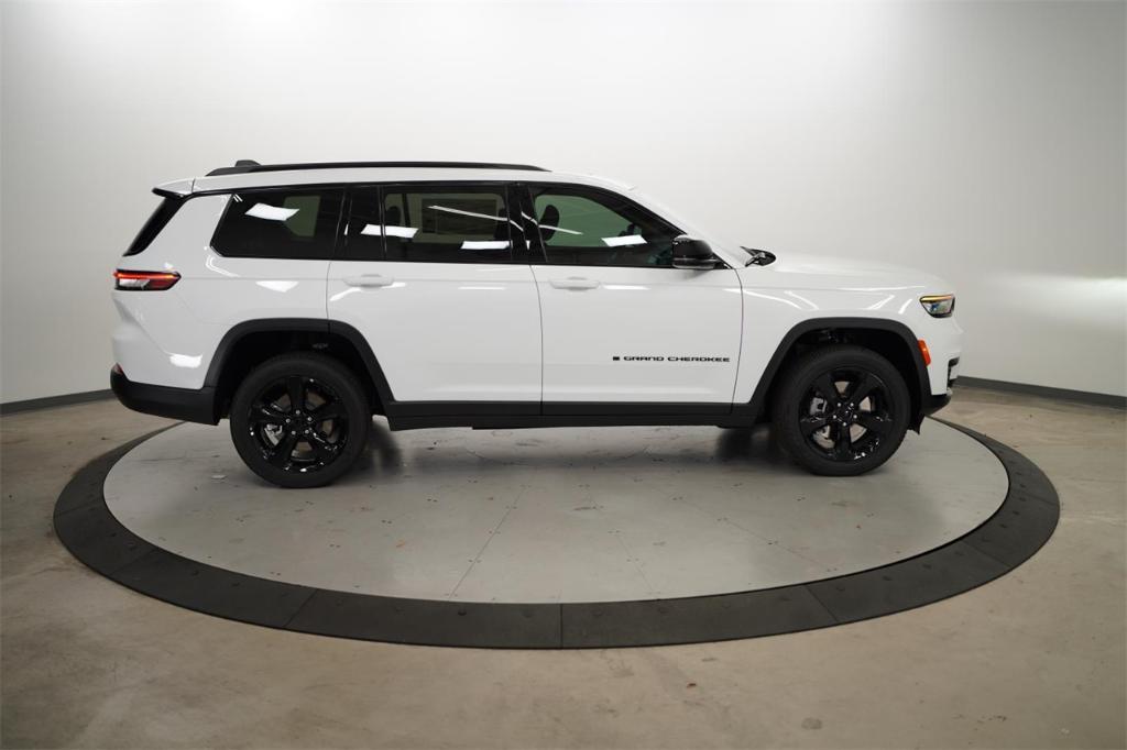 new 2025 Jeep Grand Cherokee L car, priced at $42,580