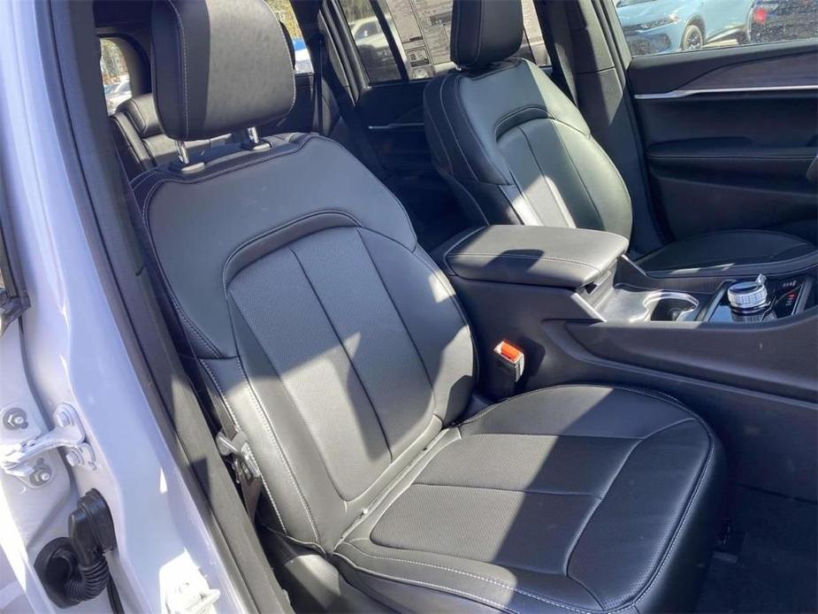 new 2025 Jeep Grand Cherokee car, priced at $47,115