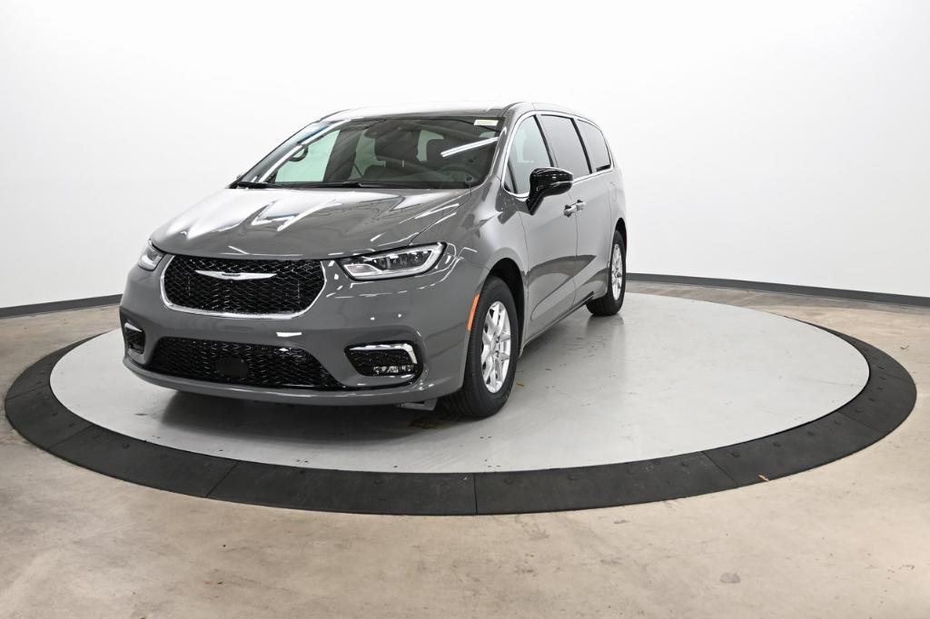 new 2025 Chrysler Pacifica car, priced at $41,140