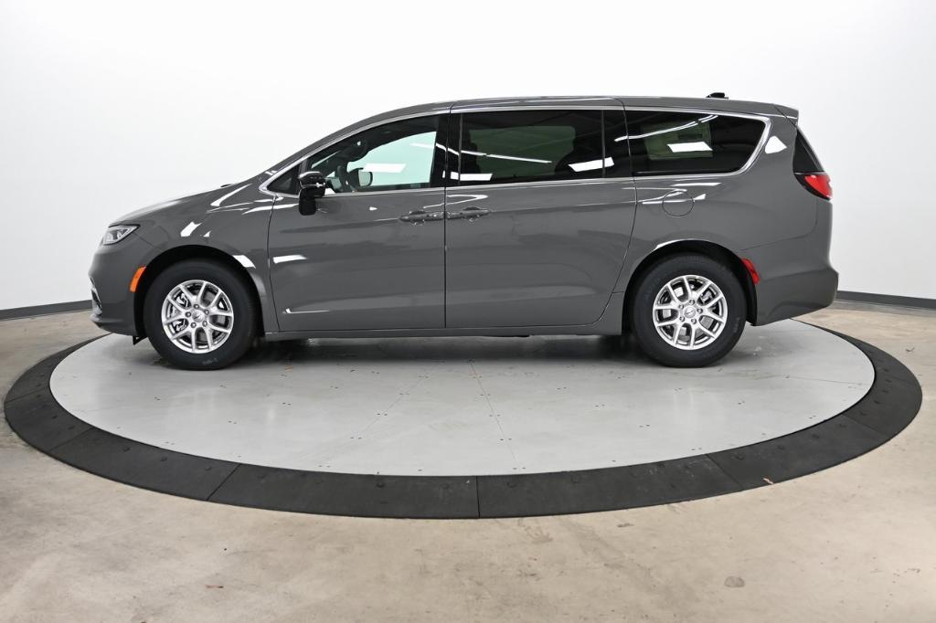 new 2025 Chrysler Pacifica car, priced at $41,140