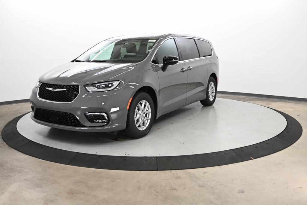 new 2025 Chrysler Pacifica car, priced at $41,140