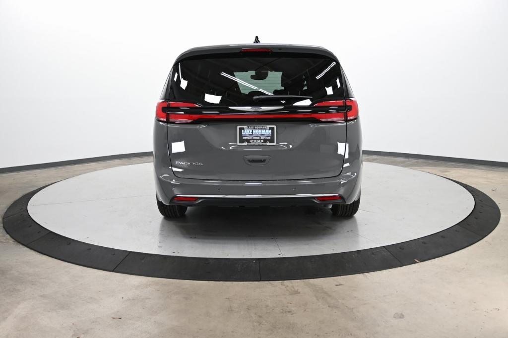 new 2025 Chrysler Pacifica car, priced at $41,140