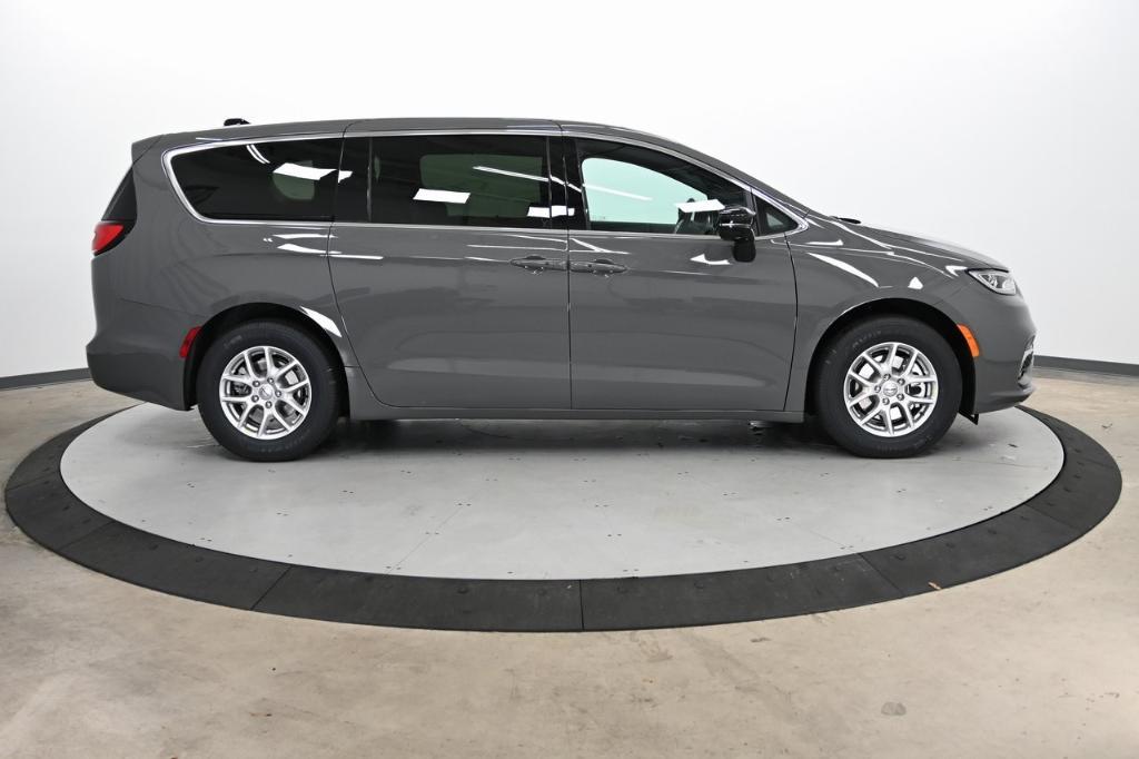 new 2025 Chrysler Pacifica car, priced at $41,140