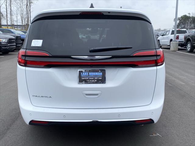 new 2024 Chrysler Pacifica car, priced at $44,551