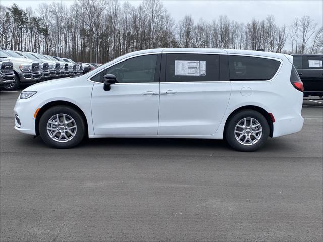 new 2024 Chrysler Pacifica car, priced at $44,551