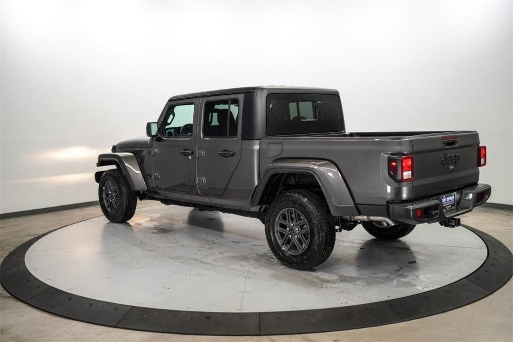 new 2024 Jeep Gladiator car, priced at $40,724